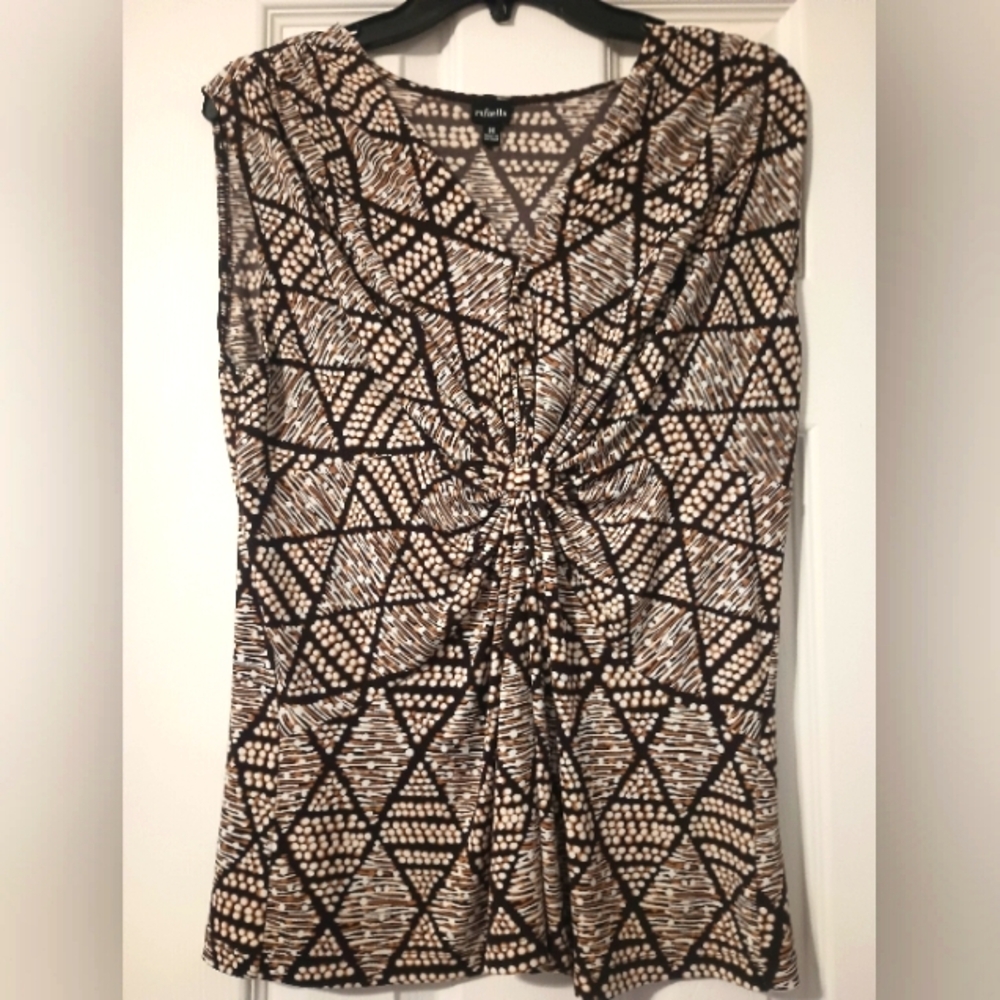 Geometric Patterned Sleeveless Top
